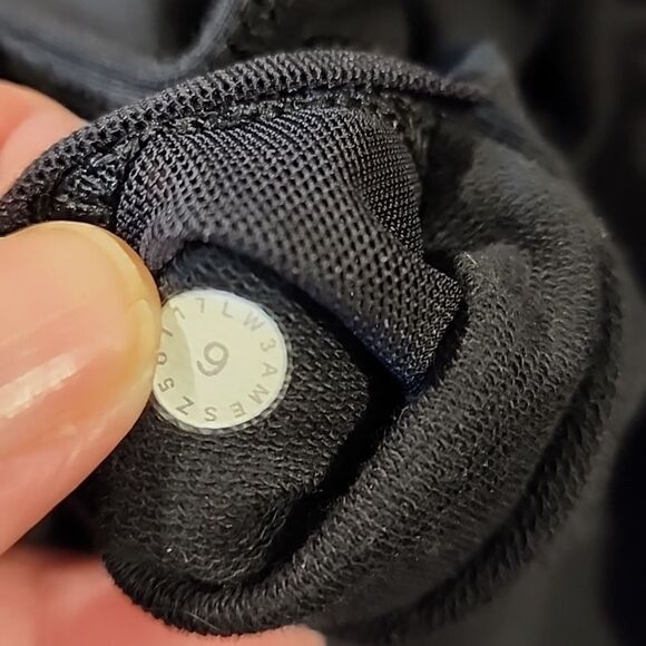 Georgeous Lululemon athletica Cut Above Hoodie black ⚫️ size 6 - Picture 11 of 11